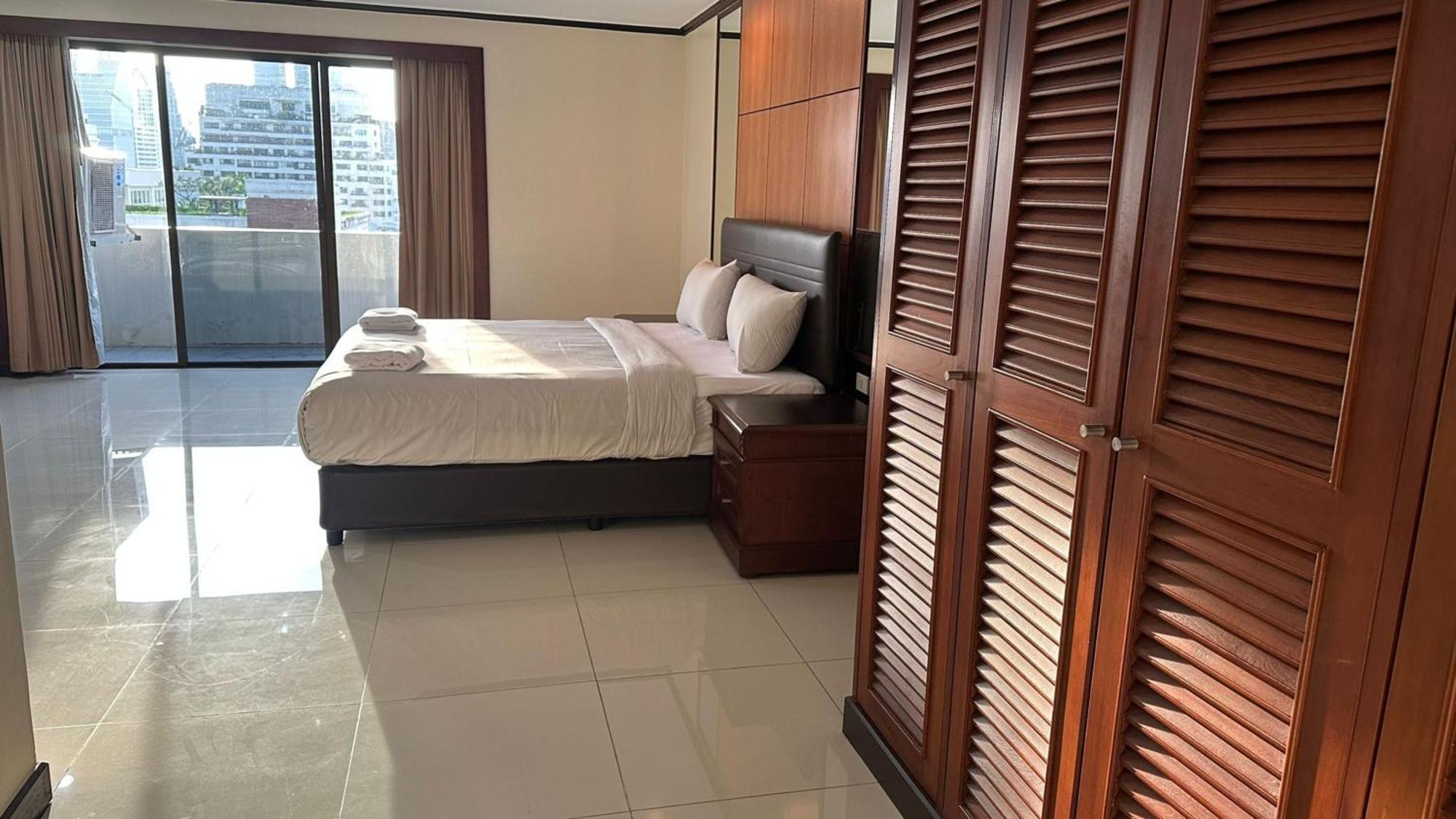 Affordable Serviced Apartments In Nana Omni Tower - Prime Sukhumvit Location Bangkok Zewnętrze zdjęcie