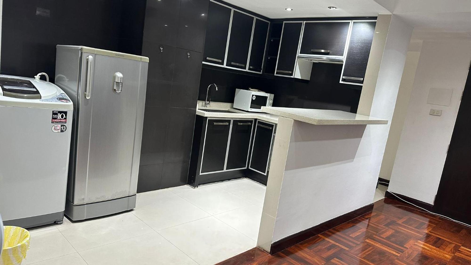 Affordable Serviced Apartments In Nana Omni Tower - Prime Sukhumvit Location Bangkok Zewnętrze zdjęcie
