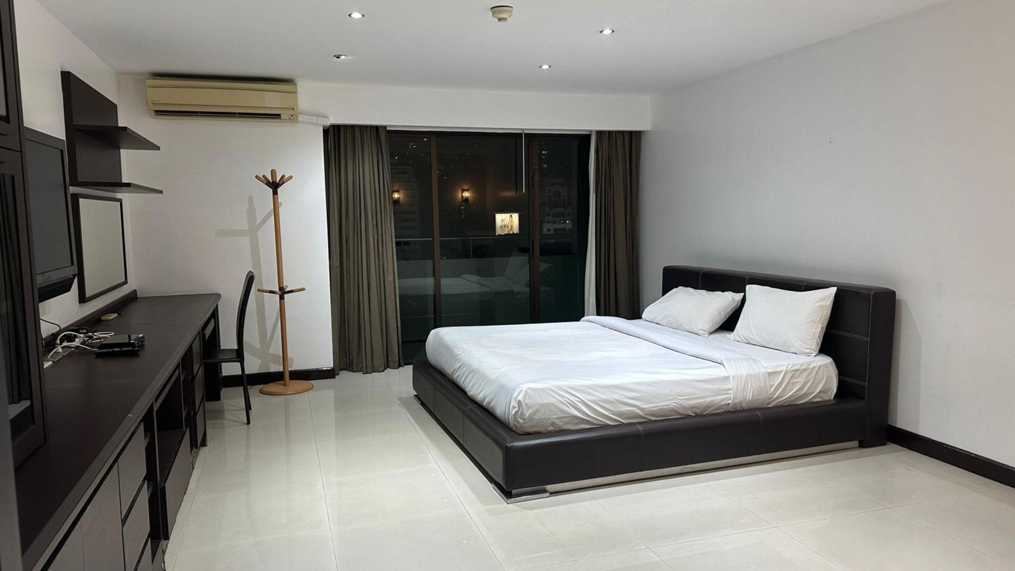Affordable Serviced Apartments In Nana Omni Tower - Prime Sukhumvit Location Bangkok Zewnętrze zdjęcie