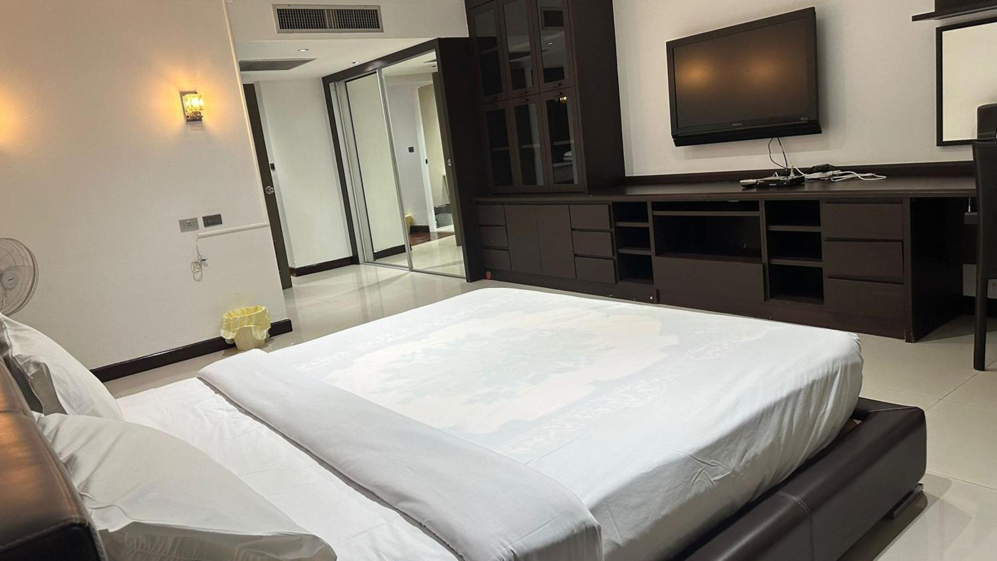 Affordable Serviced Apartments In Nana Omni Tower - Prime Sukhumvit Location Bangkok Zewnętrze zdjęcie