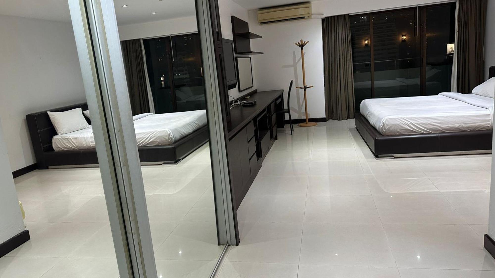 Affordable Serviced Apartments In Nana Omni Tower - Prime Sukhumvit Location Bangkok Zewnętrze zdjęcie