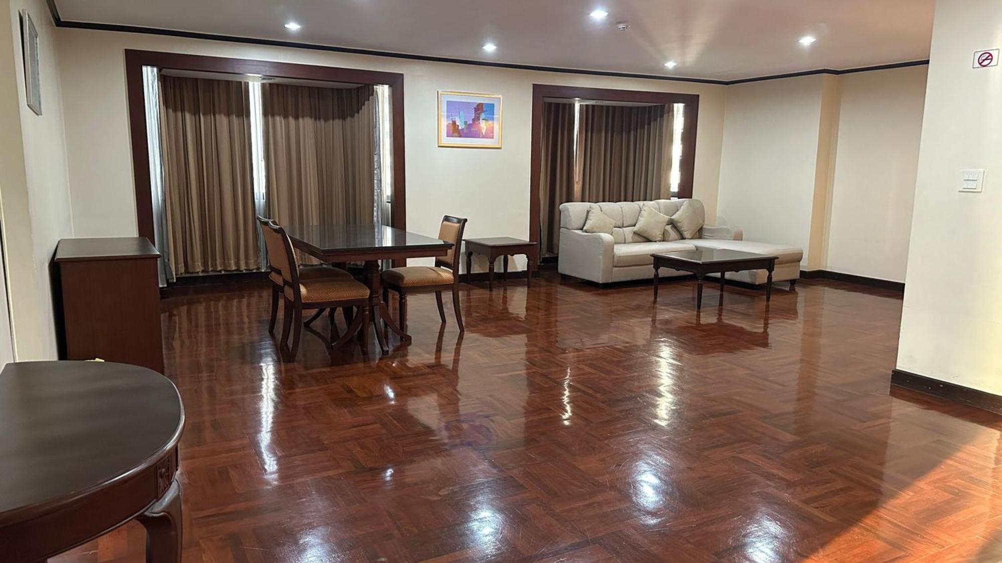 Affordable Serviced Apartments In Nana Omni Tower - Prime Sukhumvit Location Bangkok Zewnętrze zdjęcie