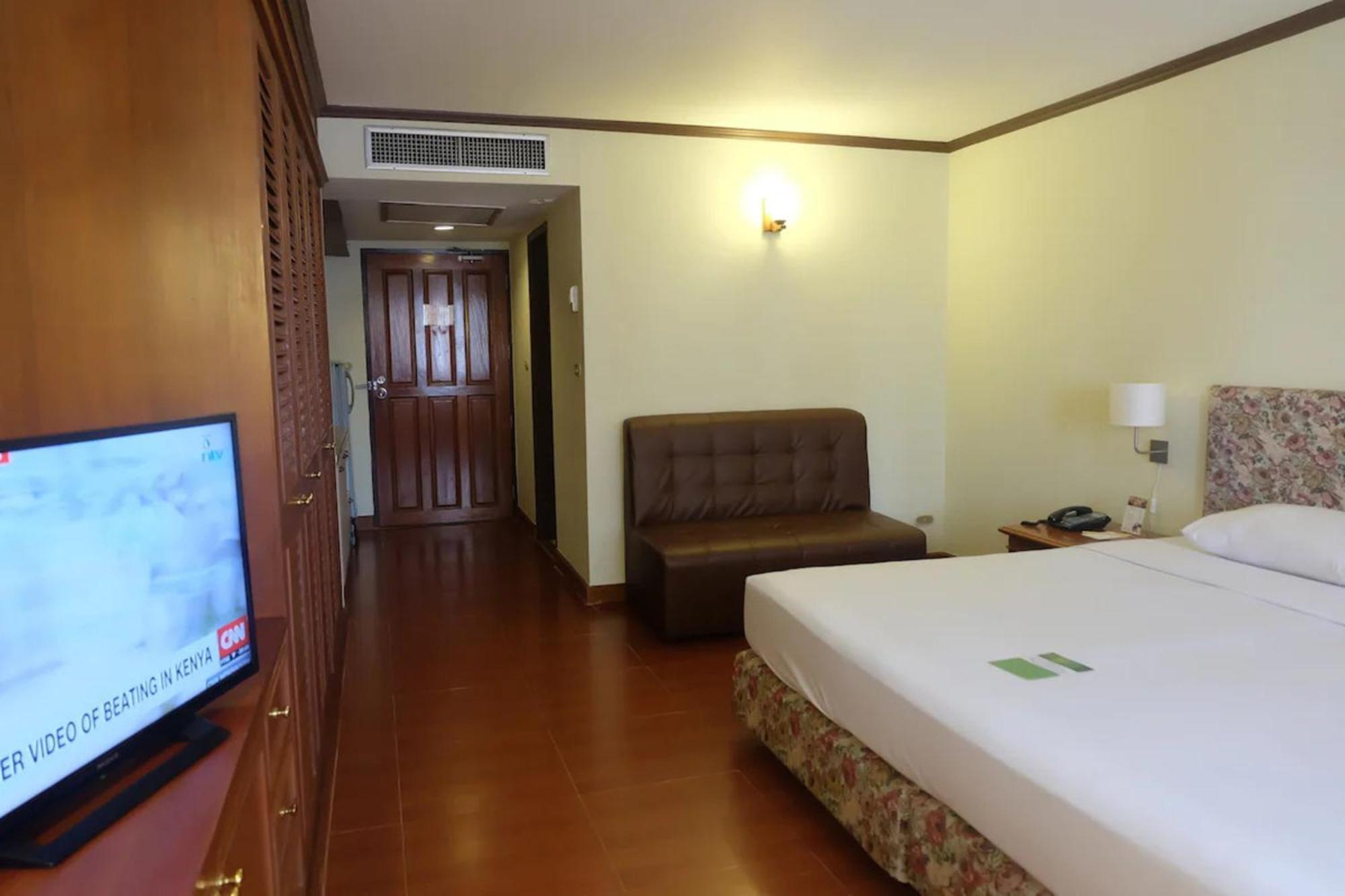 Affordable Serviced Apartments In Nana Omni Tower - Prime Sukhumvit Location Bangkok Zewnętrze zdjęcie