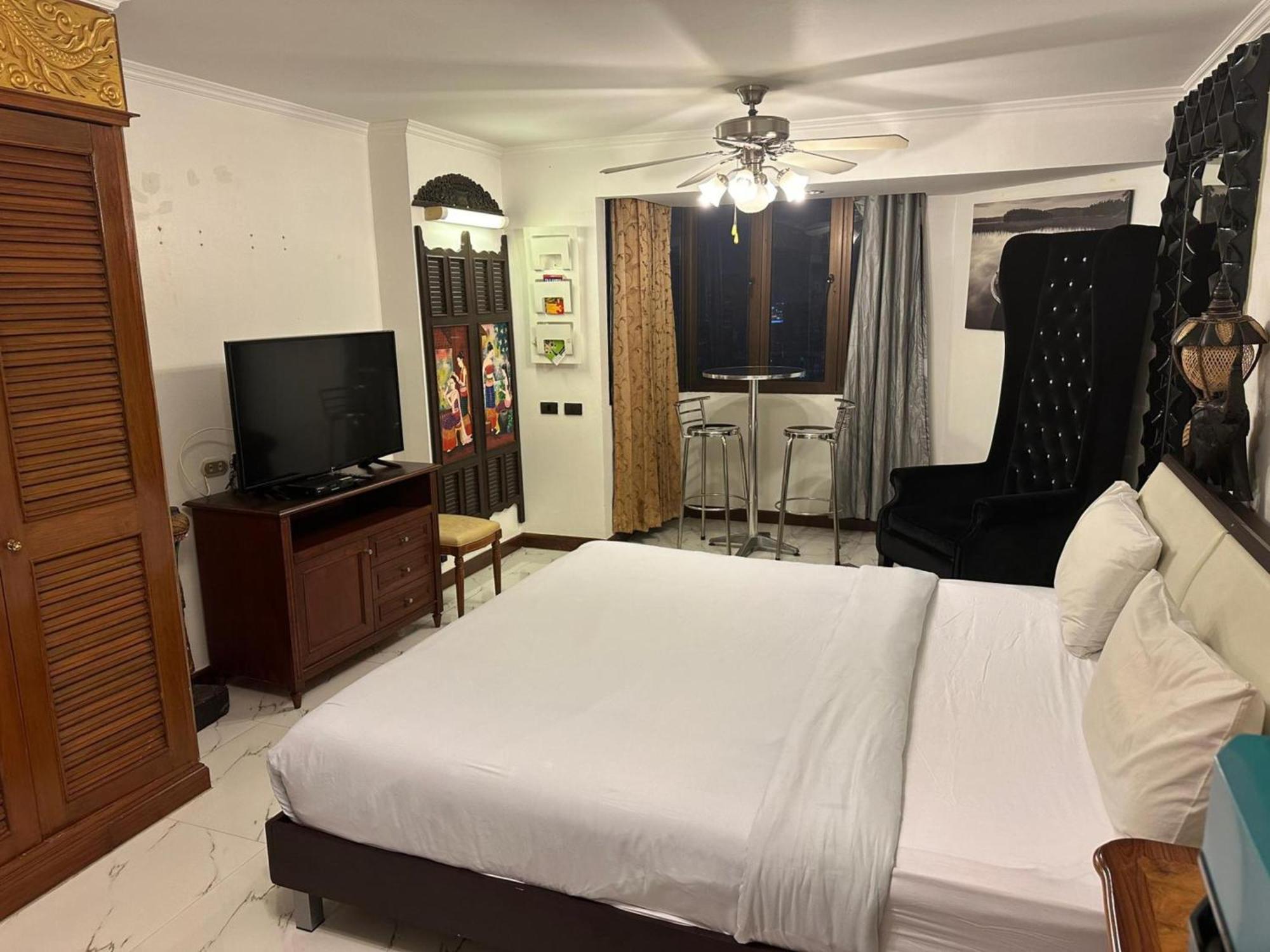 Affordable Serviced Apartments In Nana Omni Tower - Prime Sukhumvit Location Bangkok Zewnętrze zdjęcie