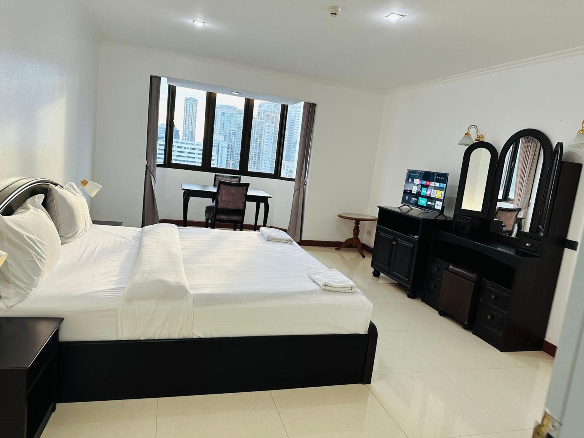 Affordable Serviced Apartments In Nana Omni Tower - Prime Sukhumvit Location Bangkok Zewnętrze zdjęcie