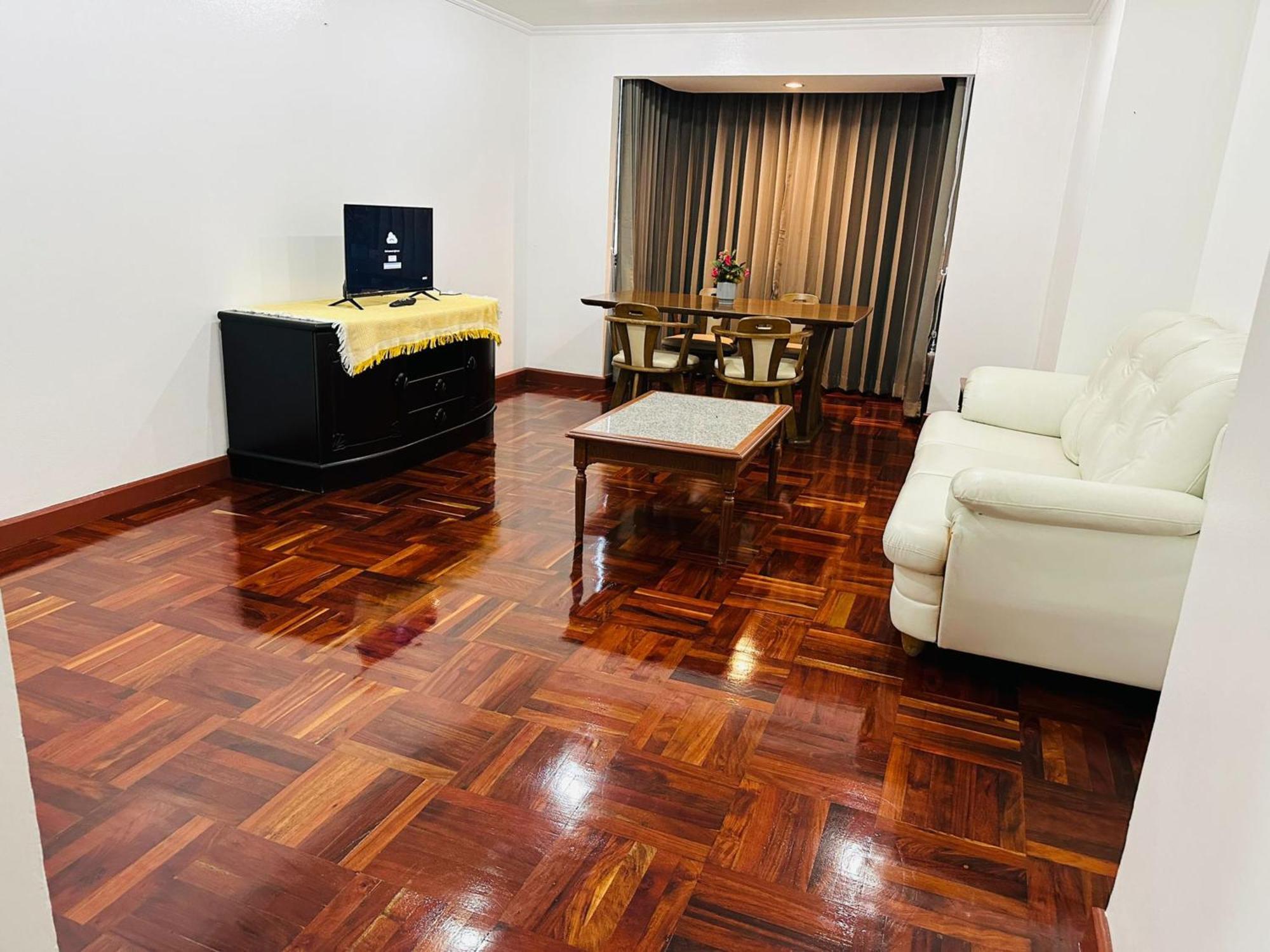 Affordable Serviced Apartments In Nana Omni Tower - Prime Sukhumvit Location Bangkok Zewnętrze zdjęcie