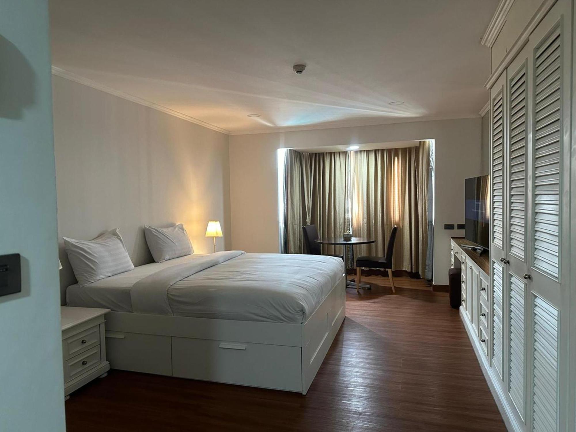 Affordable Serviced Apartments In Nana Omni Tower - Prime Sukhumvit Location Bangkok Zewnętrze zdjęcie