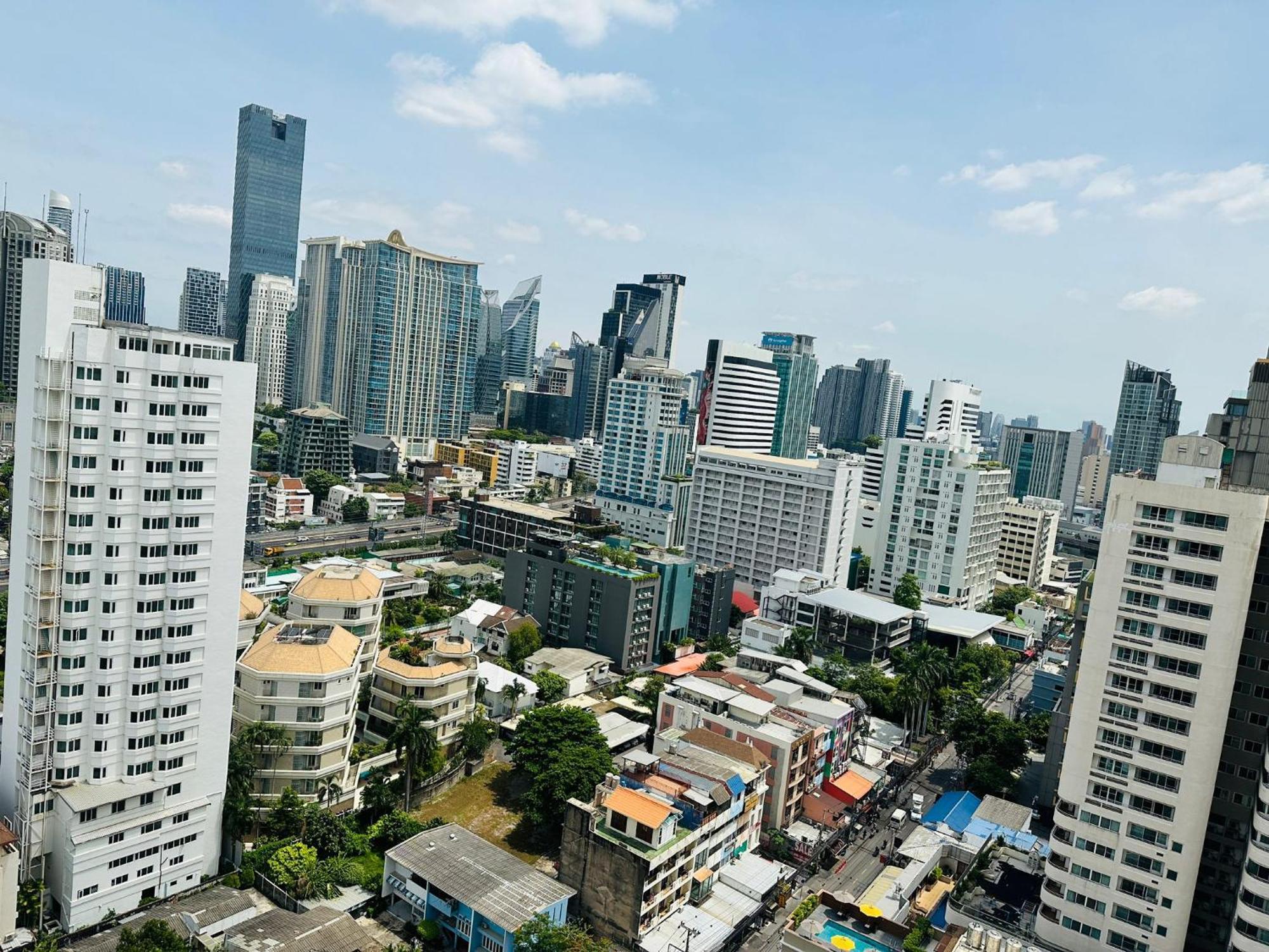 Affordable Serviced Apartments In Nana Omni Tower - Prime Sukhumvit Location Bangkok Zewnętrze zdjęcie