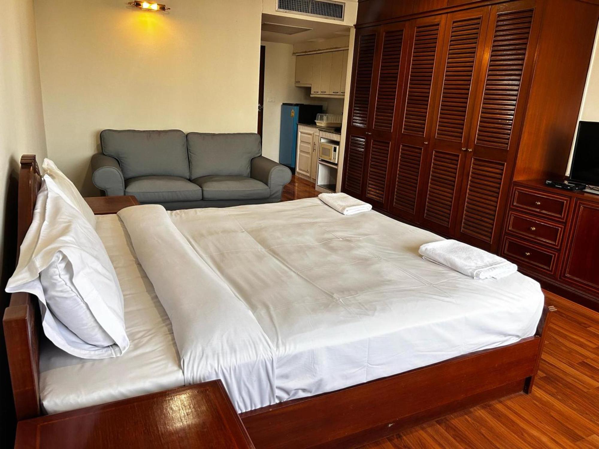 Affordable Serviced Apartments In Nana Omni Tower - Prime Sukhumvit Location Bangkok Zewnętrze zdjęcie