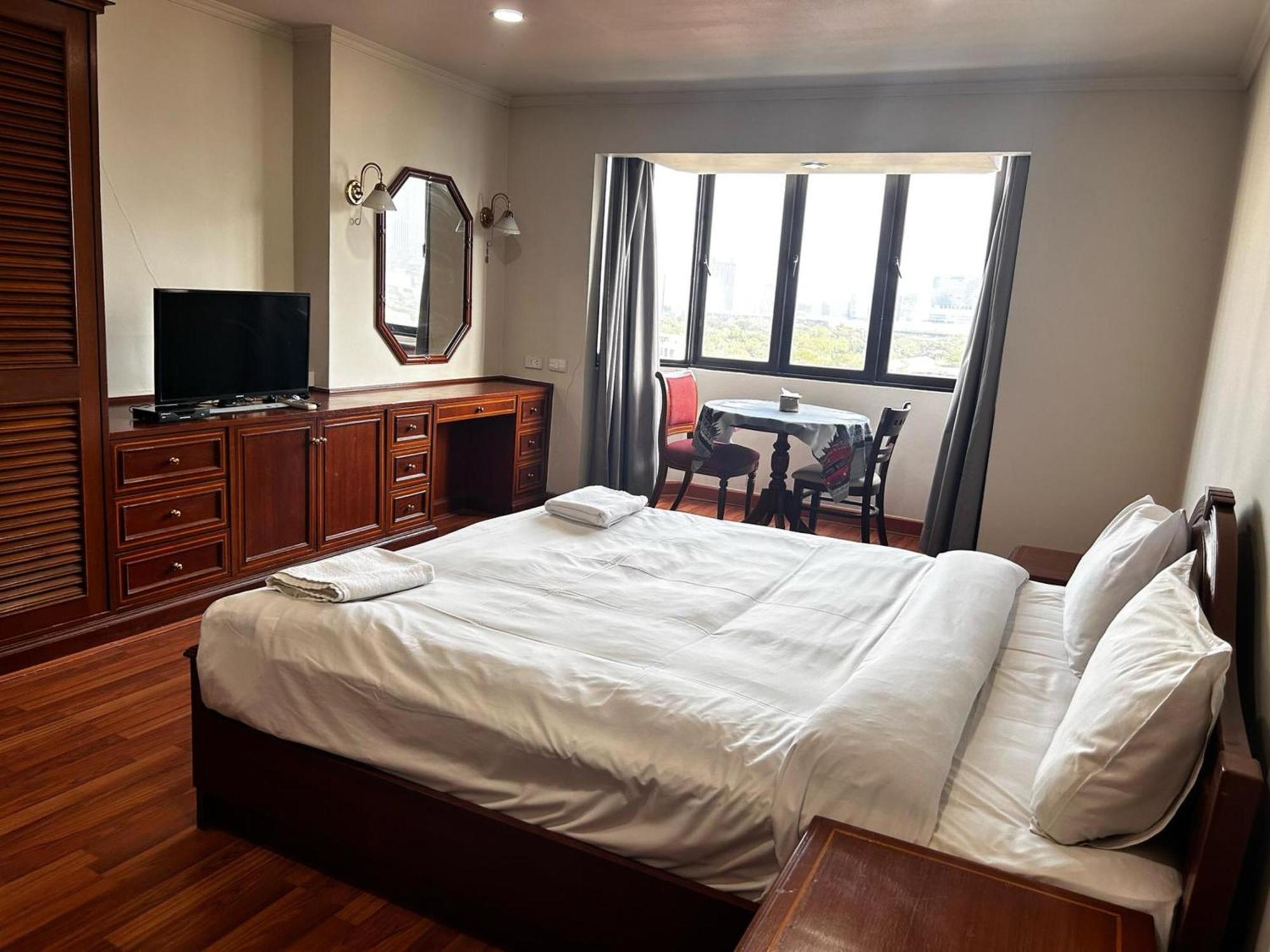 Affordable Serviced Apartments In Nana Omni Tower - Prime Sukhumvit Location Bangkok Zewnętrze zdjęcie